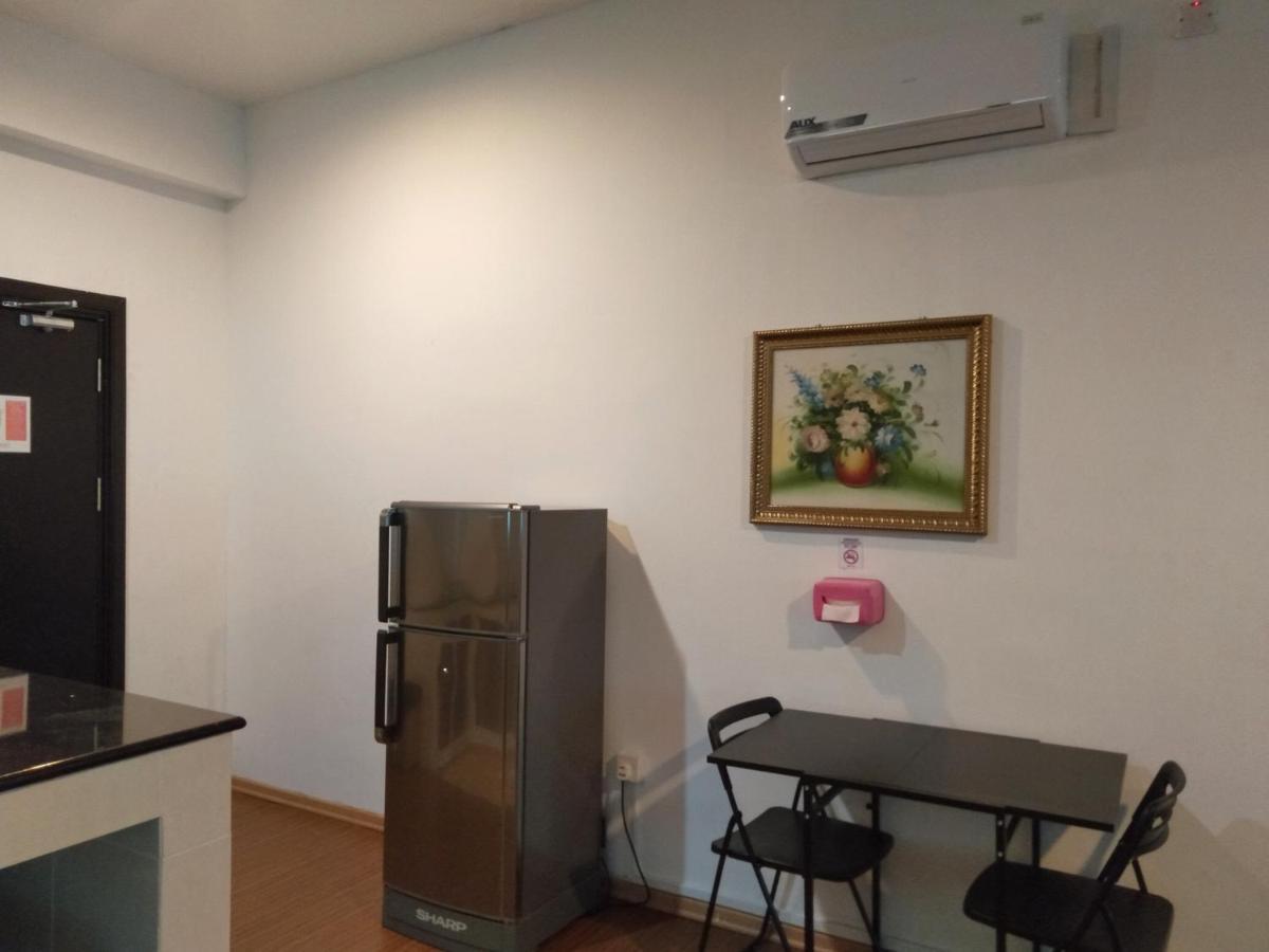 昆普勒克吉拿27号酒店 斯里巴加湾市 外观 照片