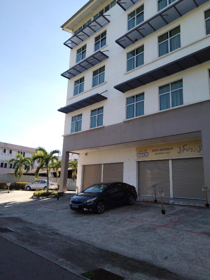 昆普勒克吉拿27号酒店 斯里巴加湾市 外观 照片