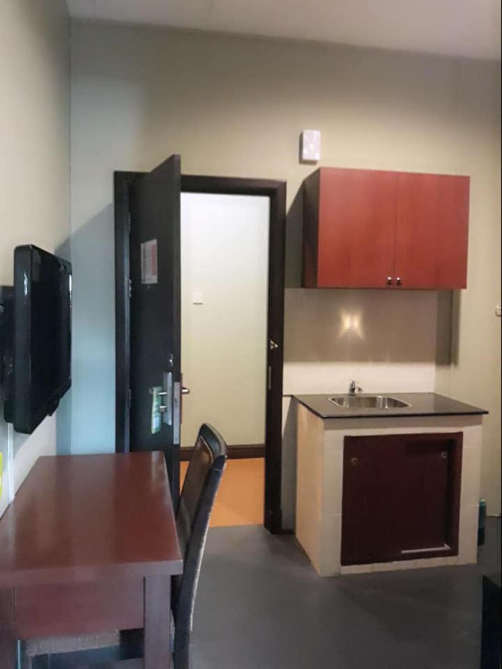 昆普勒克吉拿27号酒店 斯里巴加湾市 外观 照片